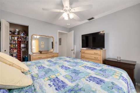 Condo in New Port Richey, Florida, 2 bedrooms  № 960330 - photo 21