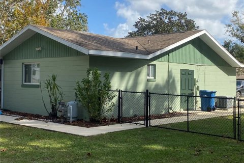 House in DeLand, Florida 3 bedrooms, 136.66 sq.m. № 1432036 - photo 3