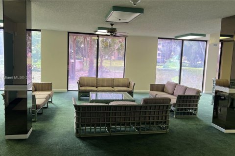 Condominio en venta en Lauderhill, Florida, 1 dormitorio, 77.39 m2 № 963403 - foto 13