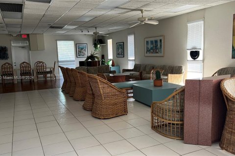 Condominio en venta en Lauderhill, Florida, 1 dormitorio, 77.39 m2 № 963403 - foto 20