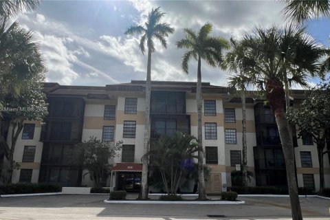 Condominio en venta en Lauderhill, Florida, 1 dormitorio, 77.39 m2 № 963403 - foto 1
