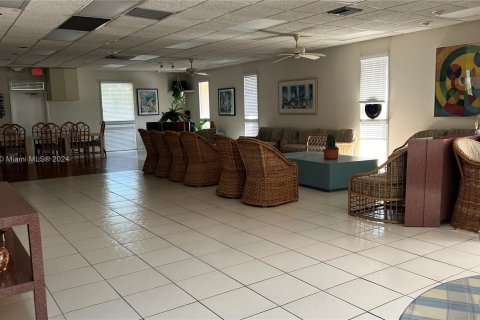 Condominio en venta en Lauderhill, Florida, 1 dormitorio, 77.39 m2 № 963403 - foto 23