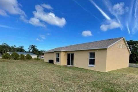 House in Palm Bay, Florida 3 bedrooms, 109.16 sq.m. № 1363895 - photo 6