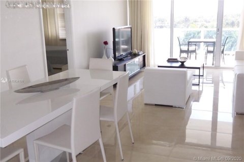 Condominio en alquiler en Miami Beach, Florida, 2 dormitorios, 95.69 m2 № 4649 - foto 7