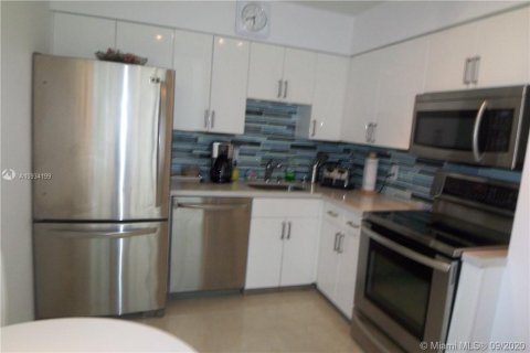 Condominio en alquiler en Miami Beach, Florida, 2 dormitorios, 95.69 m2 № 4649 - foto 13