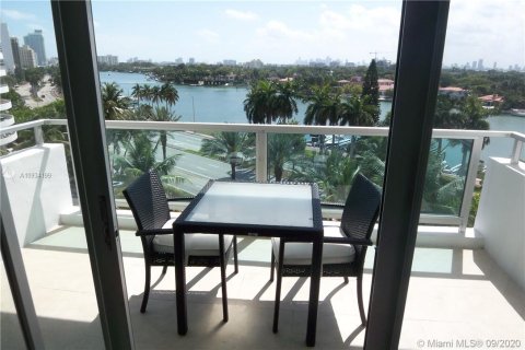 Condominio en alquiler en Miami Beach, Florida, 2 dormitorios, 95.69 m2 № 4649 - foto 26