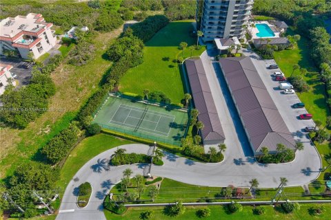 Condominio en venta en Hutchinson Island South, Florida, 3 dormitorios, 250.93 m2 № 912440 - foto 2