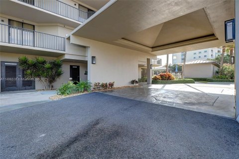 Condominio en venta en Hutchinson Island South, Florida, 3 dormitorios, 250.93 m2 № 912440 - foto 13