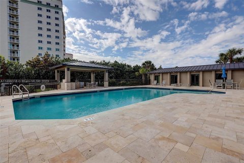 Condominio en venta en Hutchinson Island South, Florida, 3 dormitorios, 250.93 m2 № 912440 - foto 6
