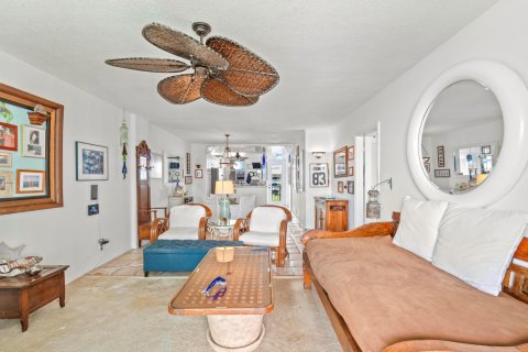 Condo in North Palm Beach, Florida, 2 bedrooms  № 1183705 - photo 19