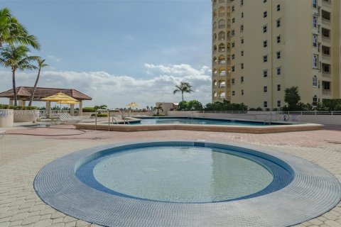 Condominio en venta en Aventura, Florida, 2 dormitorios, 117.99 m2 № 1406317 - foto 6