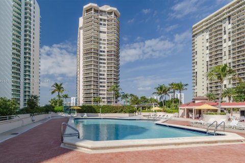 Condo in Aventura, Florida, 2 bedrooms in LANDMARK  № 1406317 - photo 3