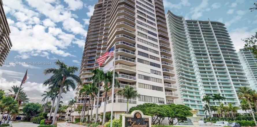 Condo in Aventura, Florida, 2 bedrooms in LANDMARK  № 1406317