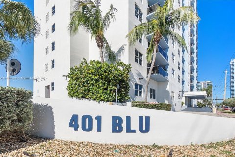 Condo in Miami Beach, Florida, 1 bedroom  № 1406319 - photo 18