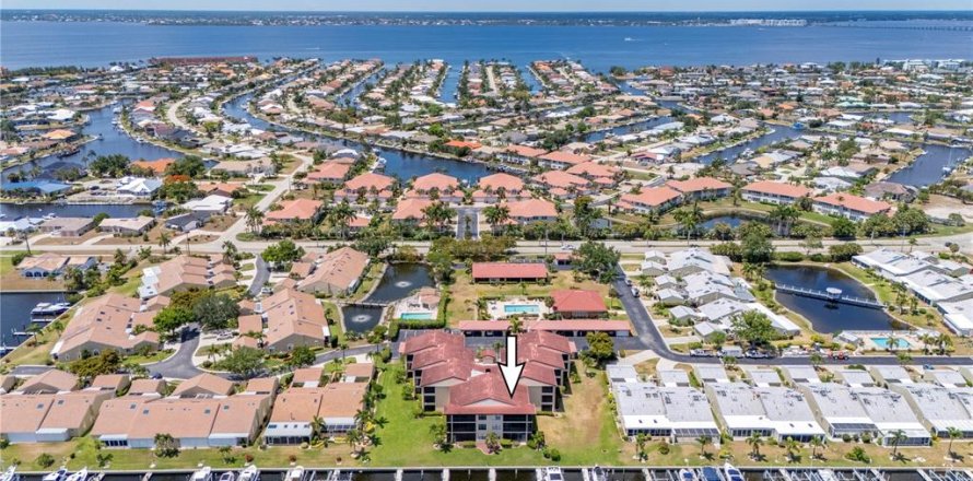 Condo in Punta Gorda, Florida, 2 bedrooms  № 1202942