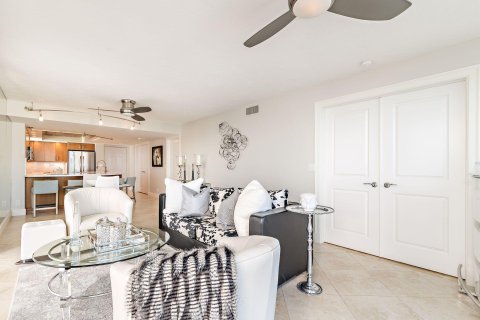 Condo in West Palm Beach, Florida, 2 bedrooms  № 455271 - photo 21