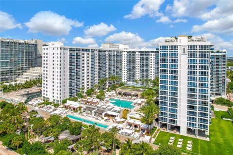 Condo in Miami Beach, Florida, 1 bedroom  № 1398129 - photo 18