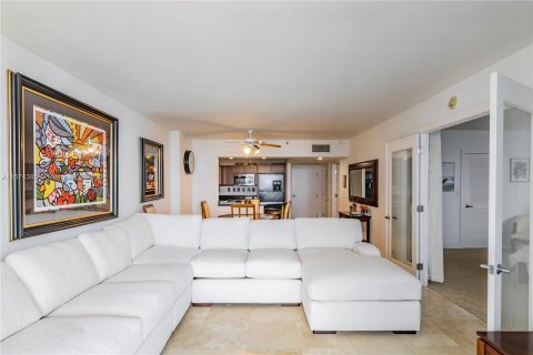 Condo in Miami Beach, Florida, 1 bedroom  № 1398129 - photo 7