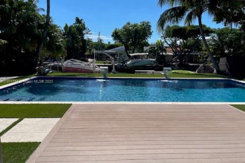 Casa en venta en Miami Beach, Florida, 3 dormitorios, 290.32 m2 № 784933 - foto 24