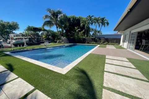 Villa ou maison à vendre à Miami Beach, Floride: 3 chambres, 290.32 m2 № 784933 - photo 28