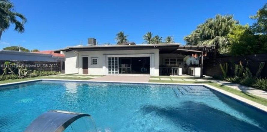 Villa ou maison à Miami Beach, Floride 3 chambres, 290.32 m2 № 784933