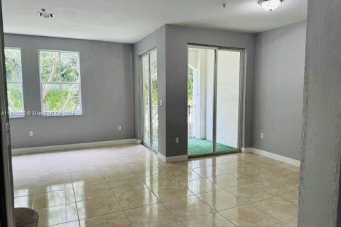 Copropriété à vendre à Miramar, Floride: 3 chambres, 134.24 m2 № 1311134 - photo 3