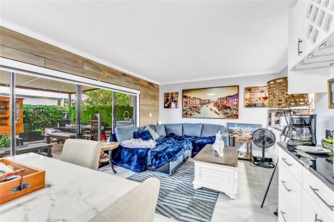 Touwnhouse à vendre à Miami, Floride: 3 chambres, 140.28 m2 № 1367330 - photo 17