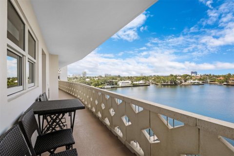 Copropriété à vendre à Fort Lauderdale, Floride: 2 chambres, 146.6 m2 № 1163108 - photo 15