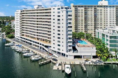 Condominio en venta en Fort Lauderdale, Florida, 2 dormitorios, 146.6 m2 № 1163108 - foto 2