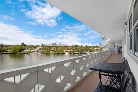 Copropriété à vendre à Fort Lauderdale, Floride: 2 chambres, 146.6 m2 № 1163108 - photo 16