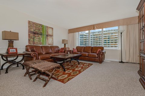 Condo in Miami Beach, Florida, 2 bedrooms  № 1270430 - photo 4