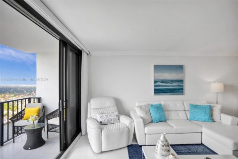 Condo in Hollywood, Florida, 1 bedroom  № 1270394 - photo 5