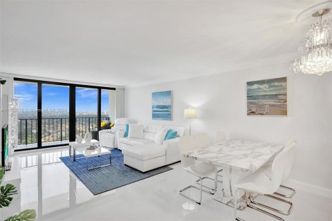 Condo in Hollywood, Florida, 1 bedroom  № 1270394 - photo 10