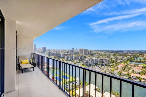 Condominio en venta en Hollywood, Florida, 1 dormitorio, 92.9 m2 № 1270394 - foto 3