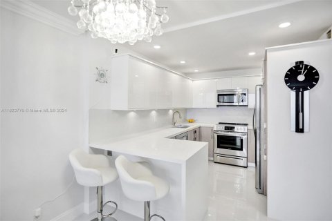 Copropriété à vendre à Hollywood, Floride: 1 chambre, 92.9 m2 № 1270394 - photo 13