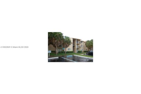 Condominio en venta en Pembroke Pines, Florida, 2 dormitorios, 81.85 m2 № 1235143 - foto 1