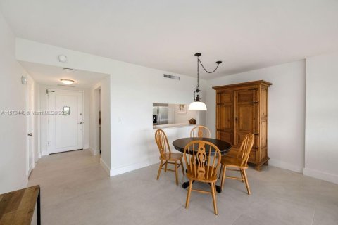 Condominio en venta en Key Biscayne, Florida, 1 dormitorio, 83.15 m2 № 1150930 - foto 16