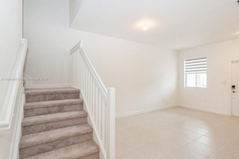 Adosado en venta en Homestead, Florida, 3 dormitorios, 157.47 m2 № 1153497 - foto 9