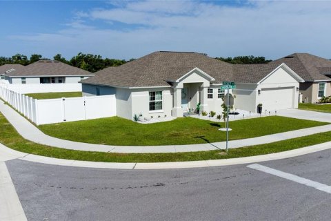 House in Lakeland, Florida 3 bedrooms, 151.15 sq.m. № 1122984 - photo 2