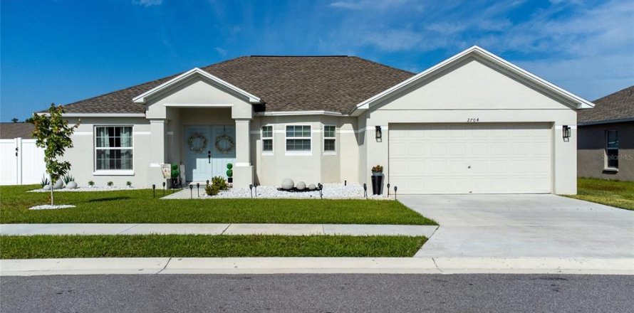 House in Lakeland, Florida 3 bedrooms, 151.15 sq.m. № 1122984