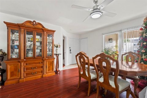 Condominio en venta en Orlando, Florida, 3 dormitorios, 103.21 m2 № 875219 - foto 4