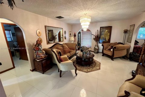 Casa en venta en Miami, Florida, 4 dormitorios, 235.88 m2 № 789258 - foto 9