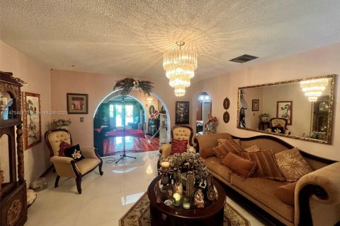 Casa en venta en Miami, Florida, 4 dormitorios, 235.88 m2 № 789258 - foto 11