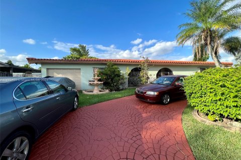 Casa en venta en Miami, Florida, 4 dormitorios, 235.88 m2 № 789258 - foto 5