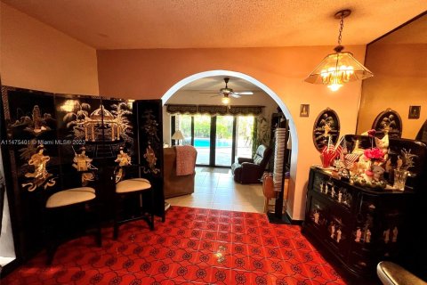 Villa ou maison à vendre à Miami, Floride: 4 chambres, 235.88 m2 № 789258 - photo 7