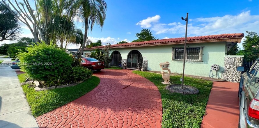 Villa ou maison à Miami, Floride 4 chambres, 235.88 m2 № 789258