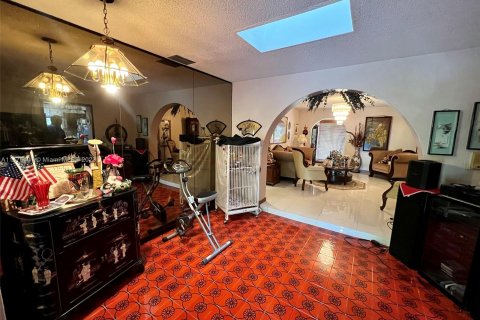 Villa ou maison à vendre à Miami, Floride: 4 chambres, 235.88 m2 № 789258 - photo 8