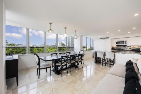 Condo in Miami Beach, Florida, 2 bedrooms  № 1094780 - photo 4