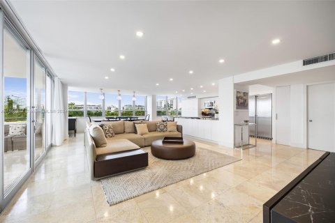 Condo in Miami Beach, Florida, 2 bedrooms  № 1094780 - photo 5