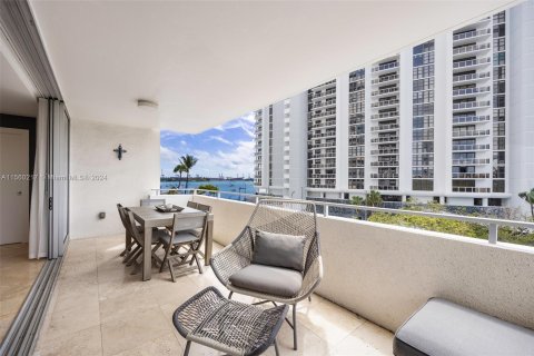 Condo in Miami Beach, Florida, 2 bedrooms  № 1094780 - photo 2